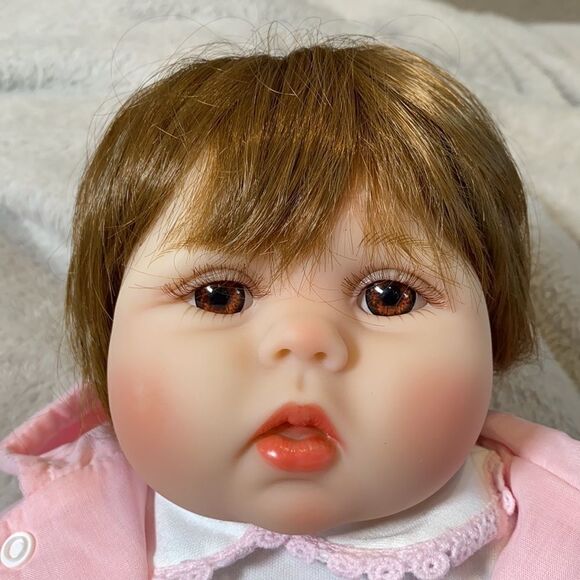 Reborn Style Baby Girl Doll with Pink Teddy Bear & Accessories NEW - Picture 4 of 10